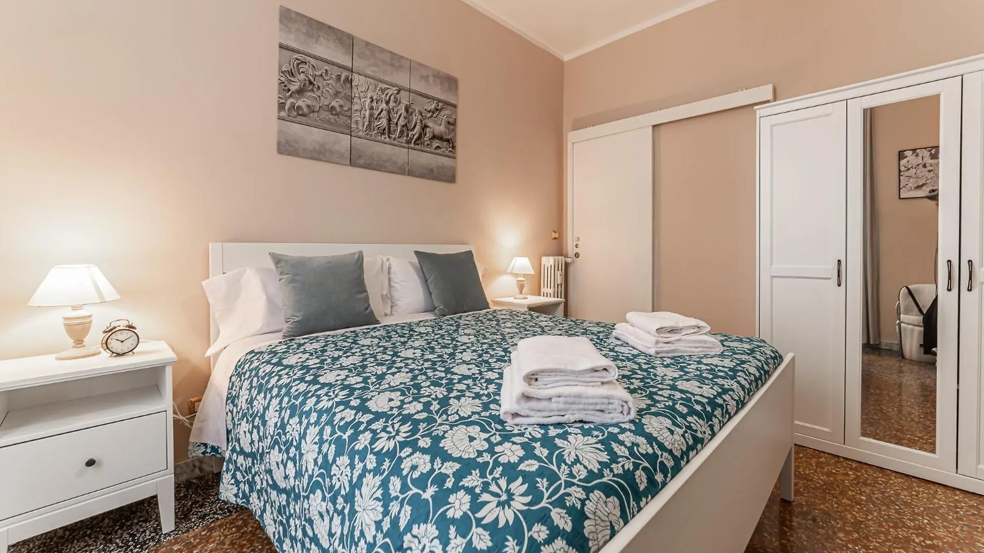 Apartment In Tuscolana Train Station & Metro A Ρώμη Ιταλία
