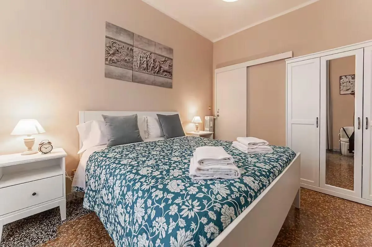 Apartment In Tuscolana Train Station & Metro A Rome Italy